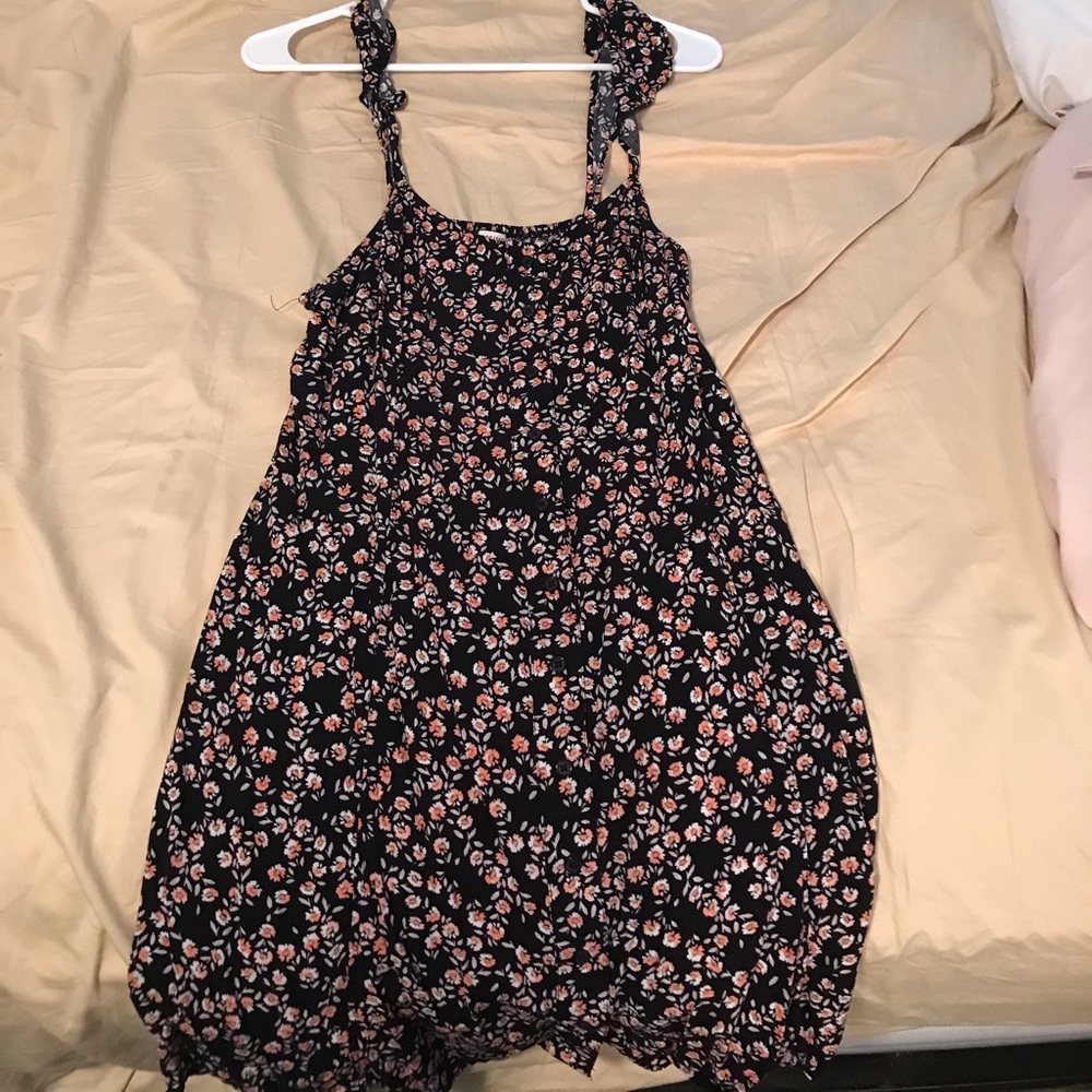 Cute flowy floral print dress